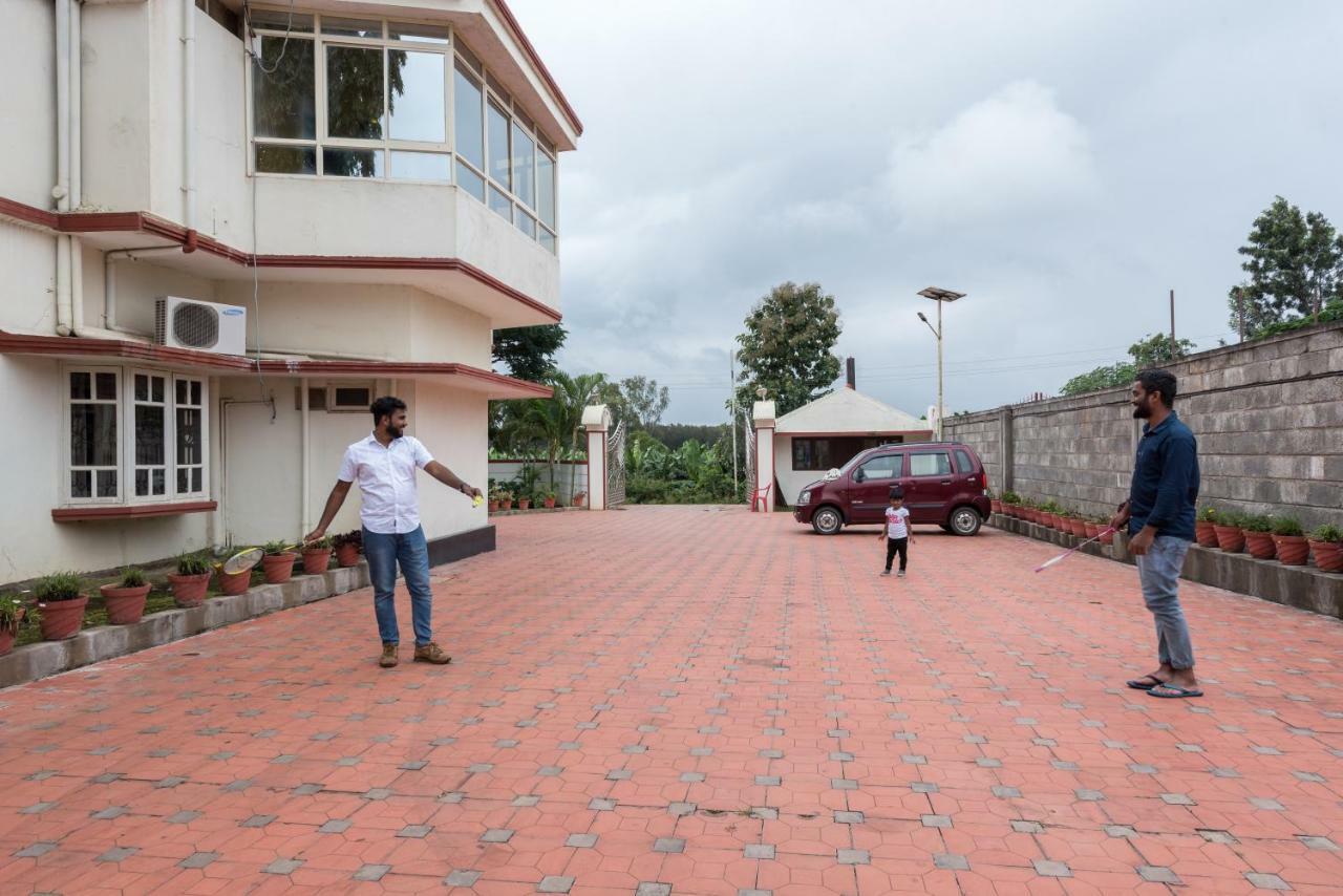 Bota Royal Hotel Kushalnagar Exterior photo